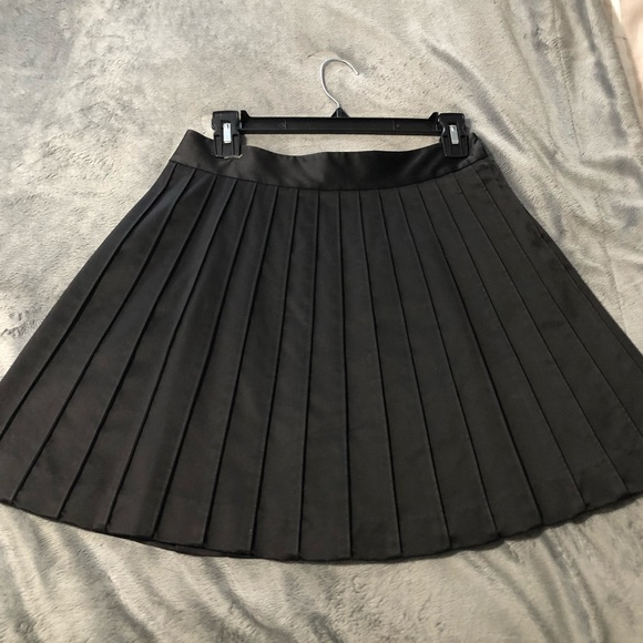 Club Monaco Dresses & Skirts - Club Monaco black pleated skirt Club Monaco Dresses & Skirts - Club Monaco black pleated skirt